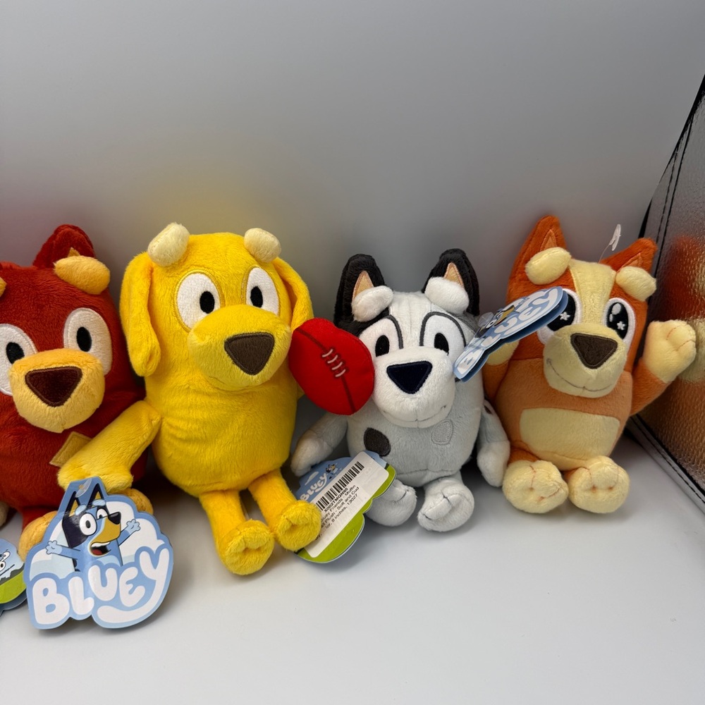 Bluey 6" Plush Lot of 6 Bluey, Bingo, Rusty, Lucky, and Muffin - Picture 4 of 7